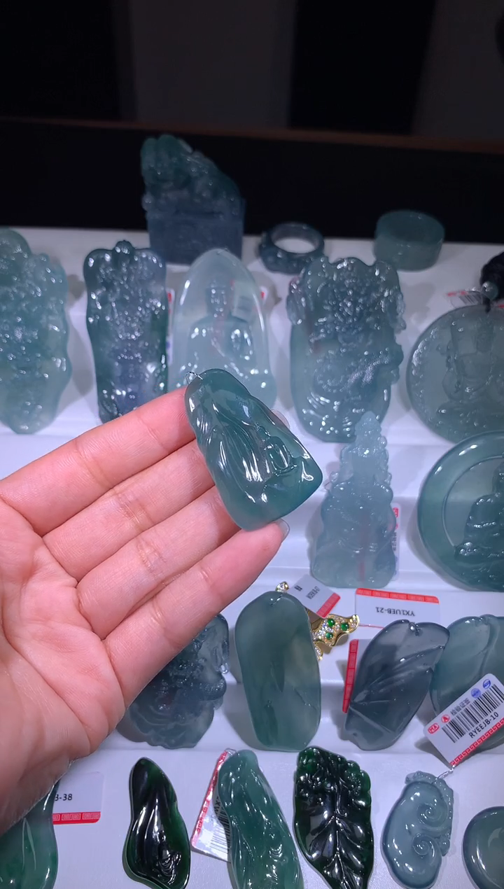 【闪购商品】翡翠颈饰未镶嵌29