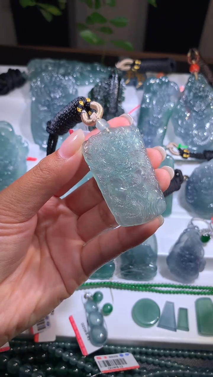【闪购商品】翡翠颈饰未镶嵌112