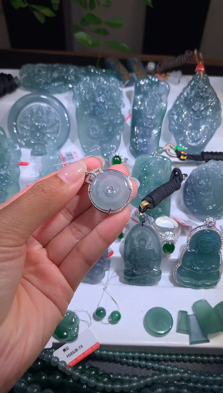 【闪购商品】翡翠颈饰未镶嵌97
