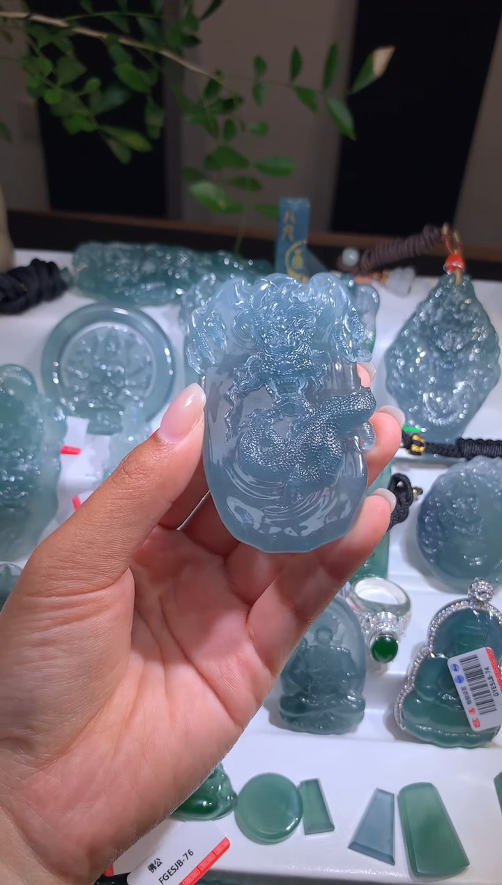 【闪购商品】翡翠颈饰未镶嵌75