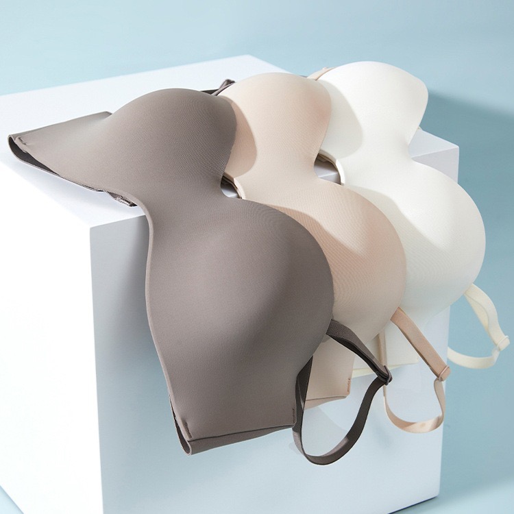 日系简约一片式无痕胸罩光面果冻软支撑小胸聚拢上托内衣女无钢圈