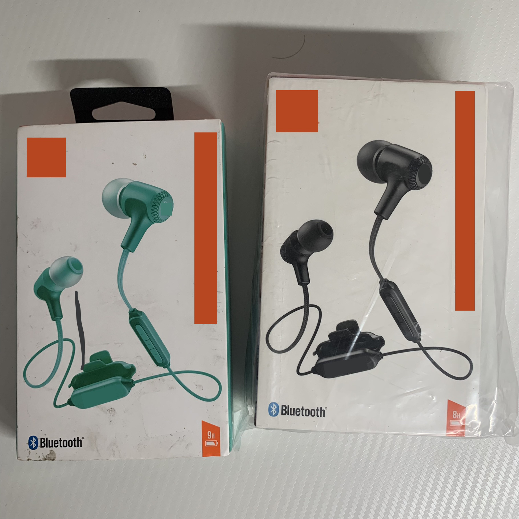 99新 JBL JBL蓝牙挂脖耳机（产品馈电，第一次充电需要充久一点）