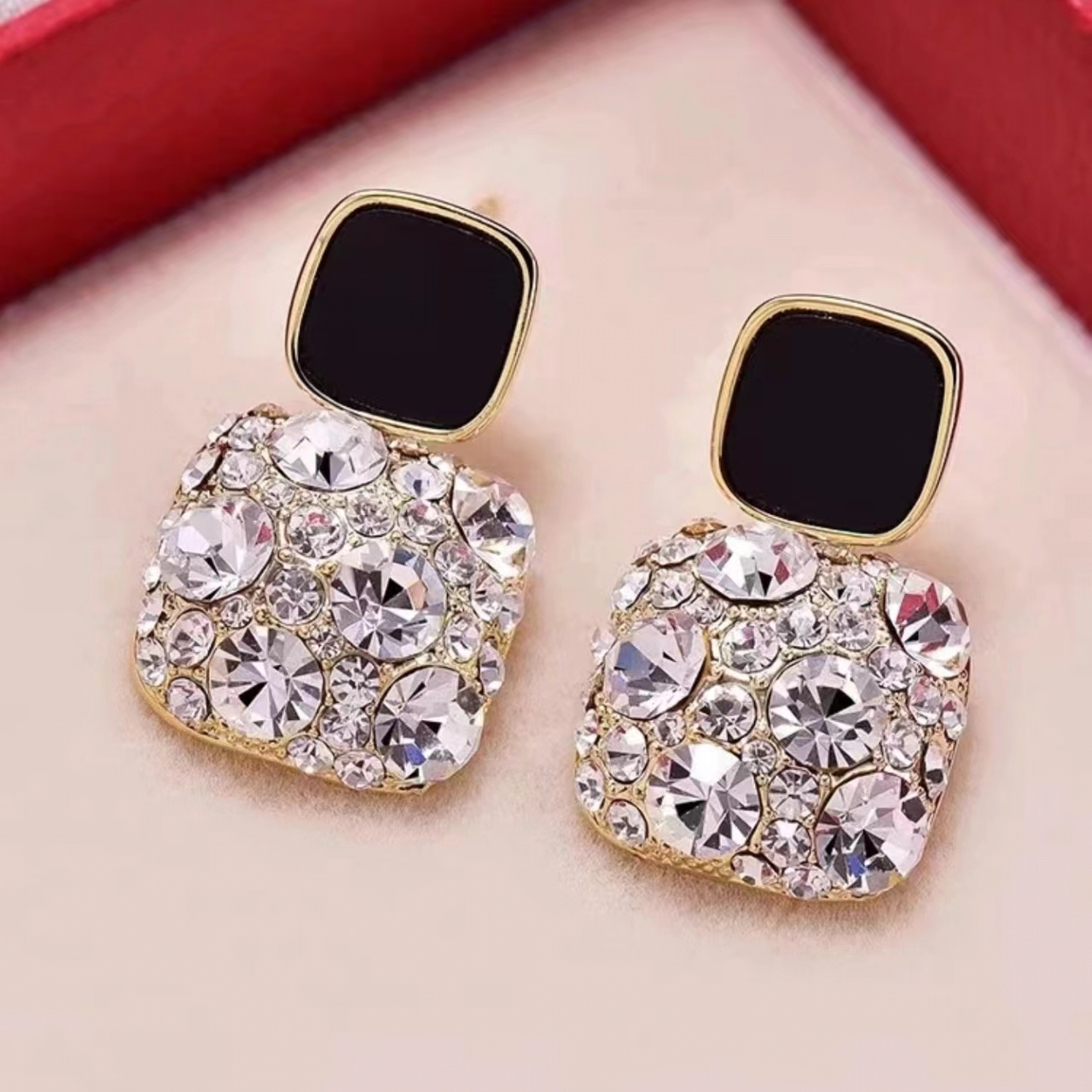 合金莫桑石耳饰 时尚黑色小众耳环大气轻奢高级感复古女新款百搭