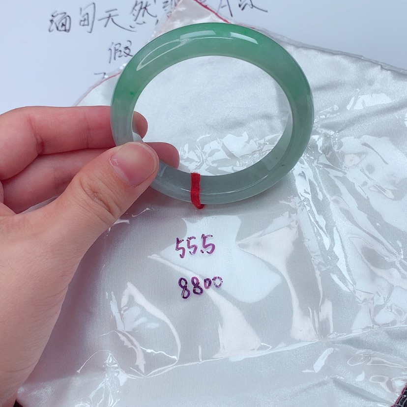 【闪购商品】翡翠手镯未镶嵌小**青