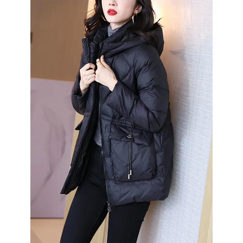雅鹿高端短款羽绒服女2023年新款冬黑色小众大码洋气小个子冬装外