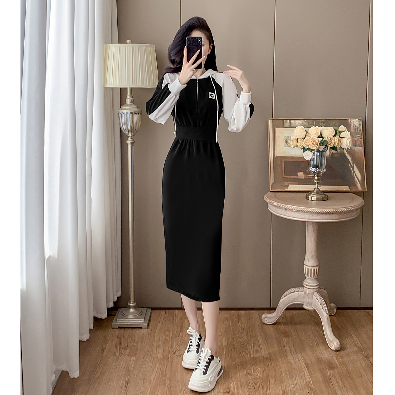 春秋2025新款女收腰撞色连帽长袖开叉中长款显瘦打底连衣裙