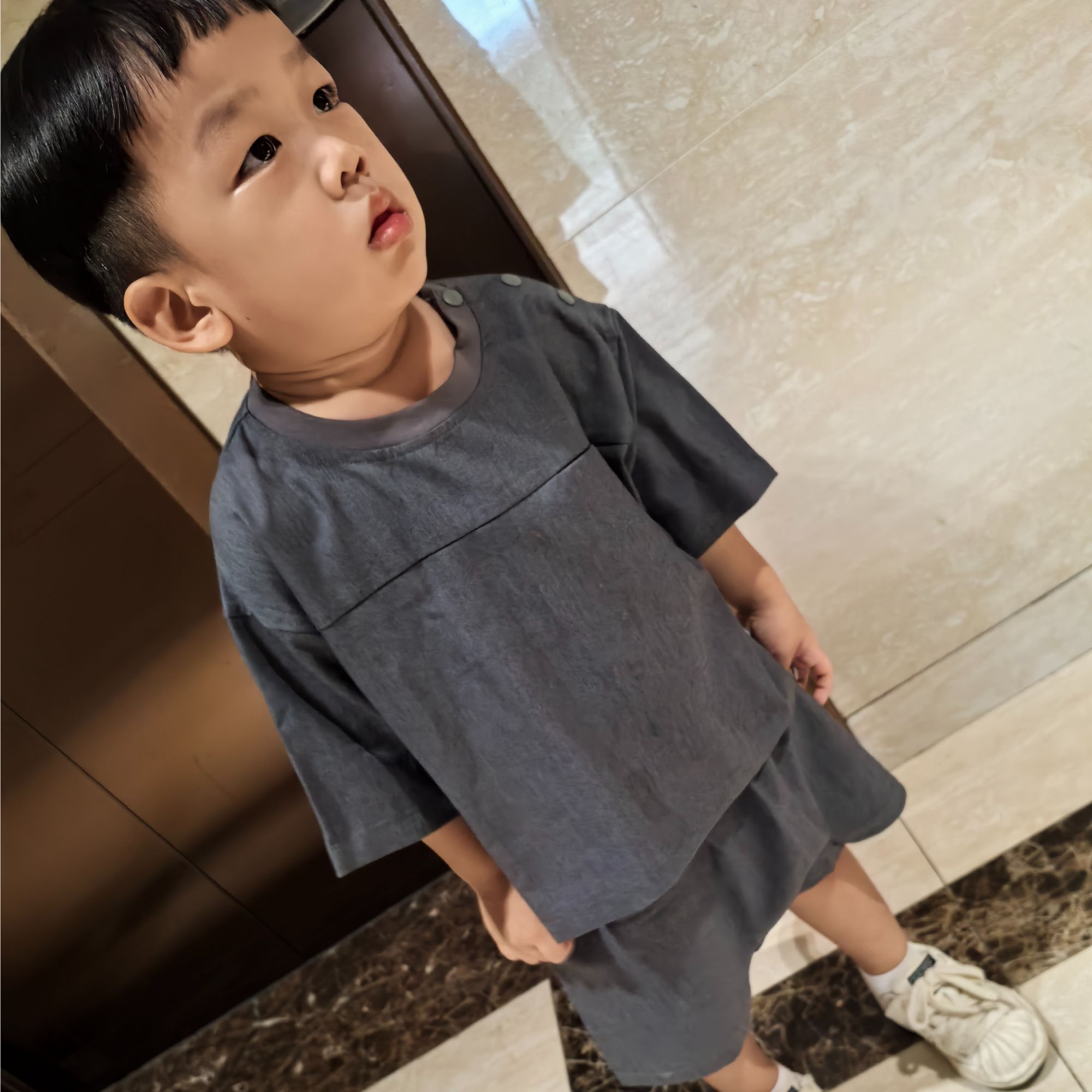 日系潮牌男女童装时尚圆领宝宝印花