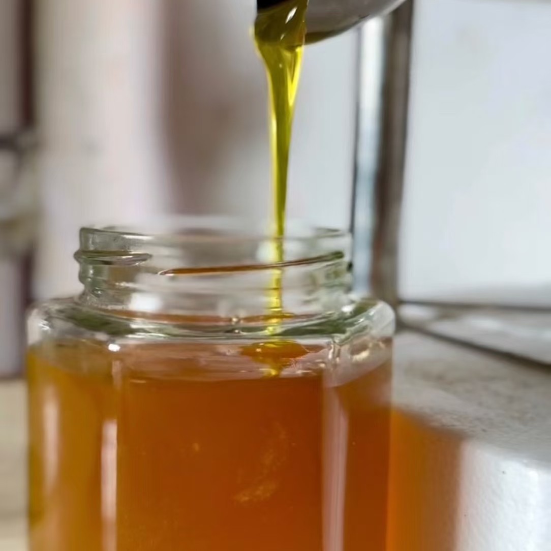 恩施高山农家自养自取土蜂～蜜