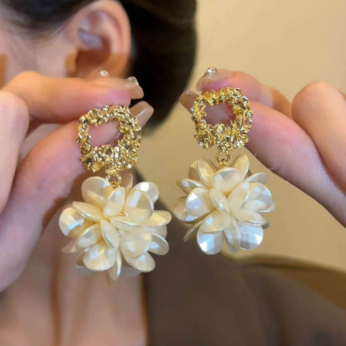 铜合金仿珍珠耳饰 韩国小众花朵耳钉时尚新款潮夸张小香风耳饰女