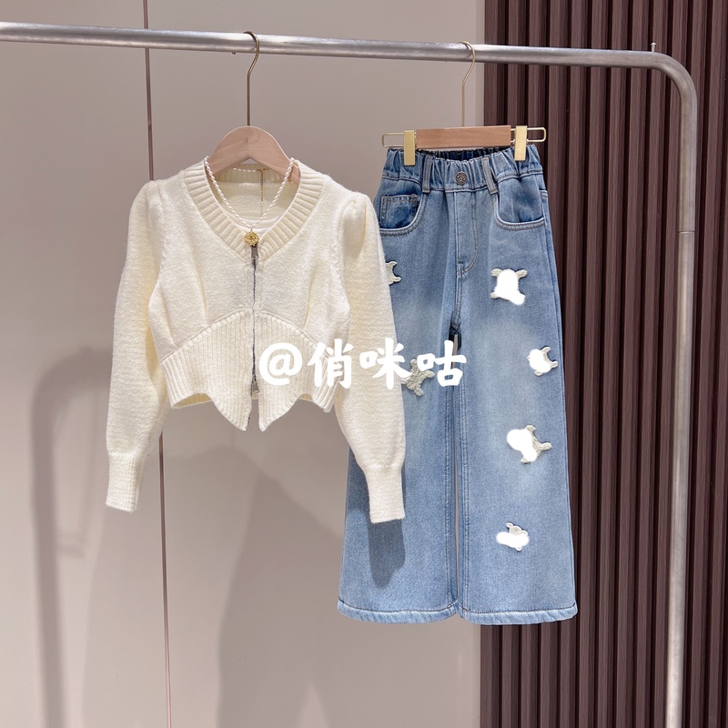俏咪咕女童冬季新款韩版泡泡肩拉链年货毛衣加绒牛仔阔腿裤套装