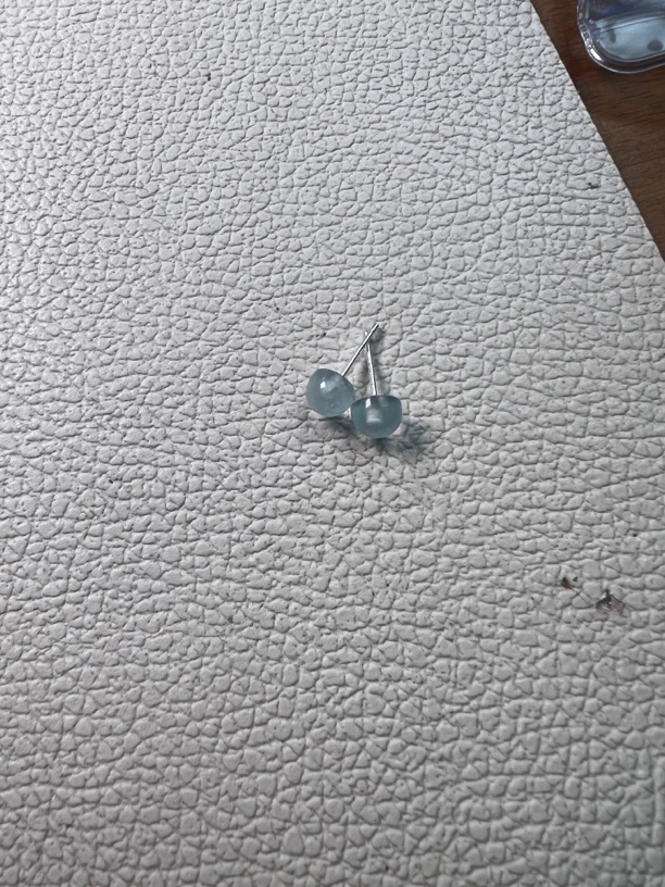 岫玉天青时尚冻耳钉