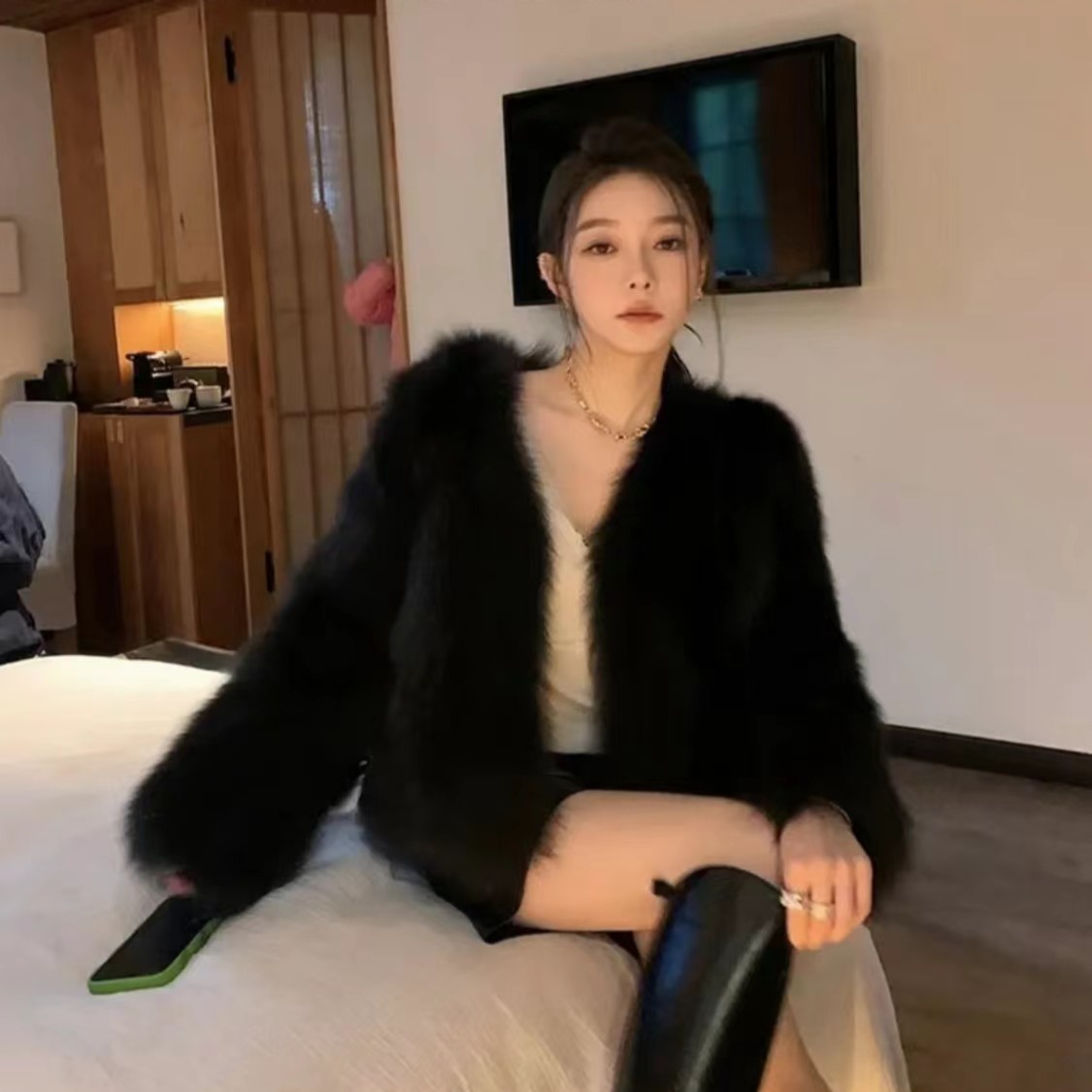 2023秋冬新款毛绒外套加厚棉服外套短款年轻显瘦韩版环保毛毛上衣