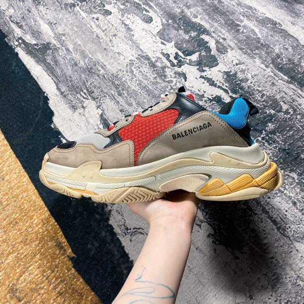 43码/Balenciaga Triple s蓝灰红/无原盒/市场价6k3/老爹鞋