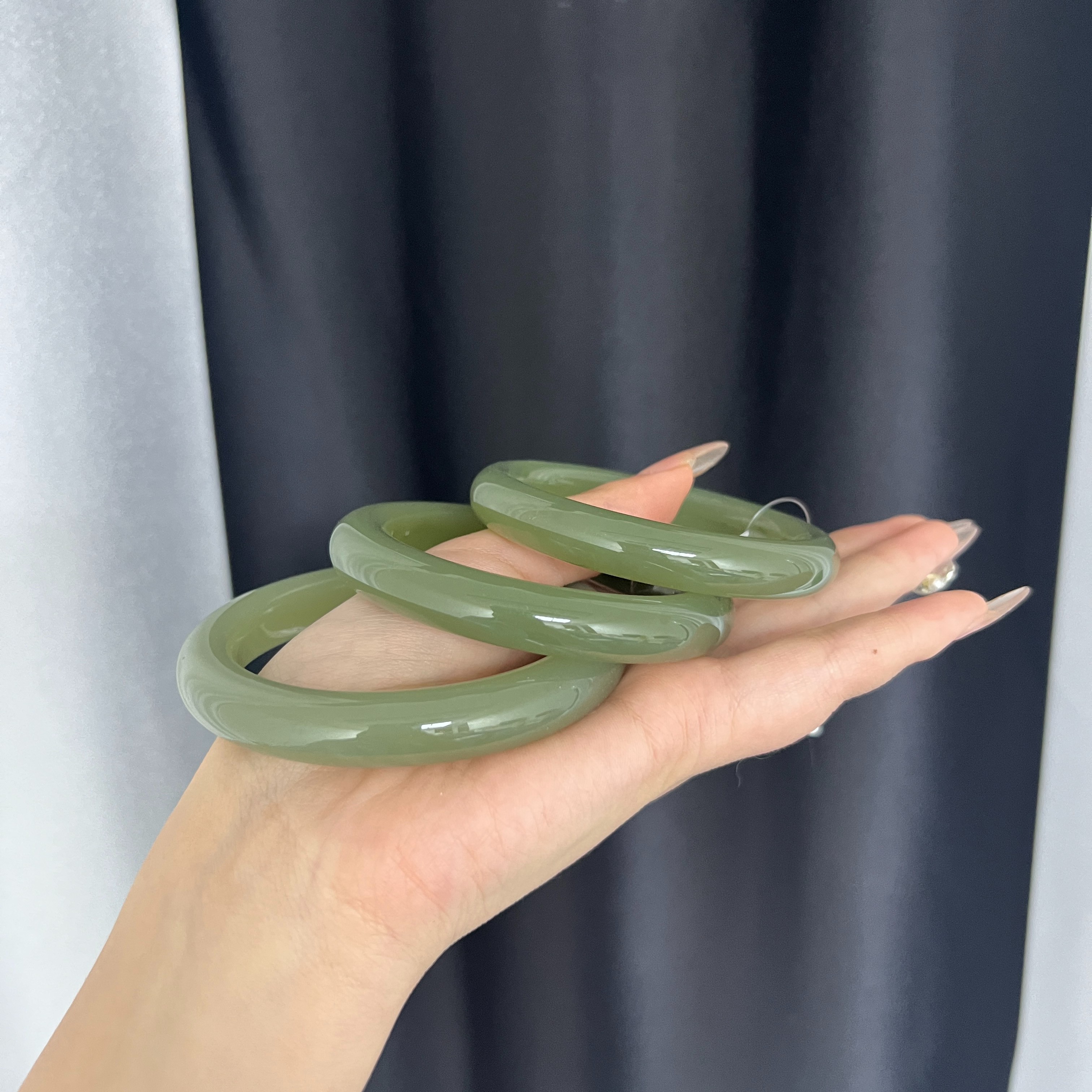 【新品】天然精品冰底湖水绿和田玉手镯颜色微差多样性发货拍一发一