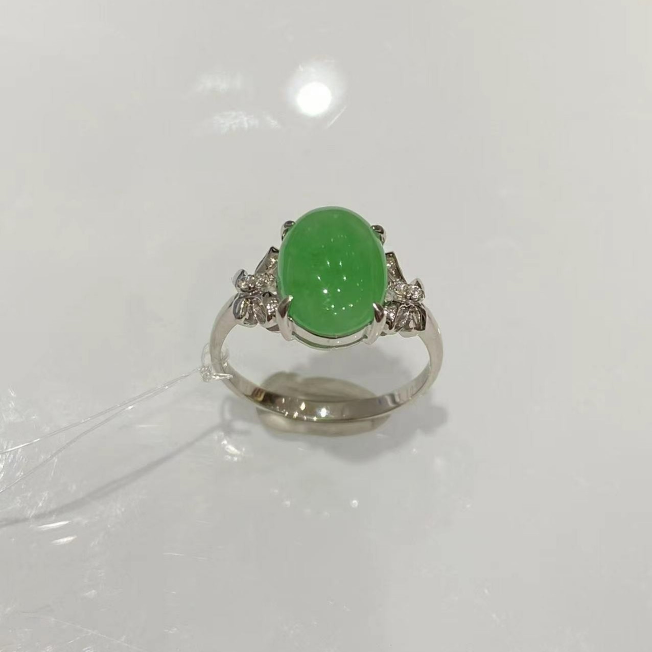 18K金翡翠镶嵌戒指