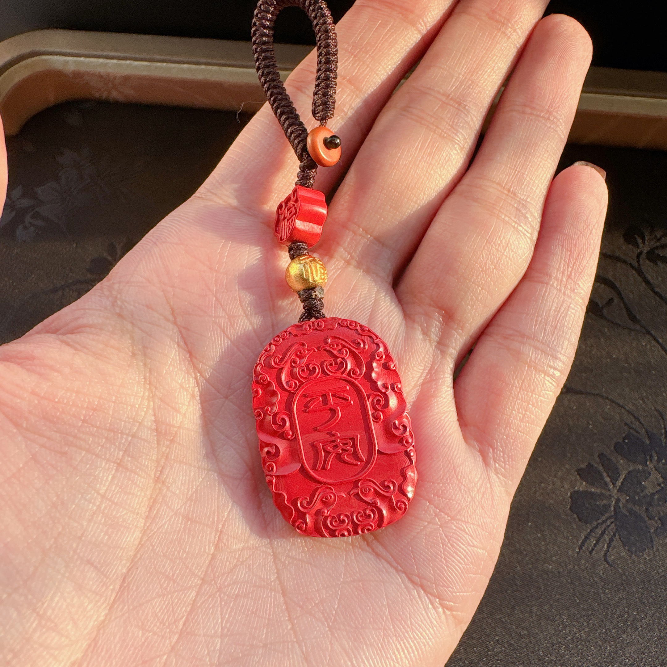 含辰砂工艺品天然辰砂真朱砂磨砂款平安大吉牌钥匙扣包包挂男女款