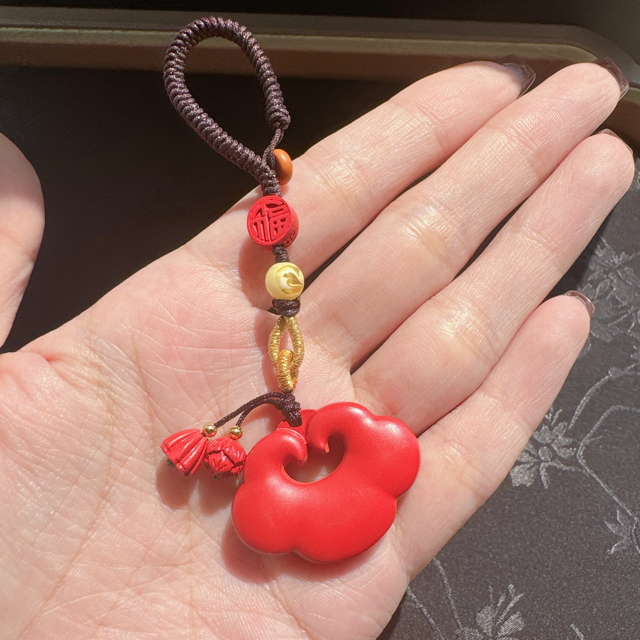 含辰砂工艺品天然辰砂真朱砂磨砂祥云如意牌钥匙扣包挂男女同款