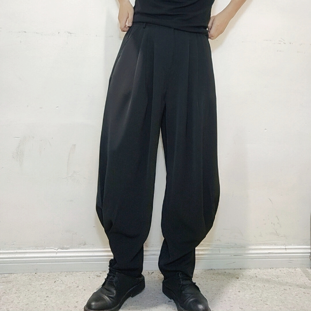 时尚个性设计师潮搭垂感弹力腰褶皱造型舒身黑色休闲裤