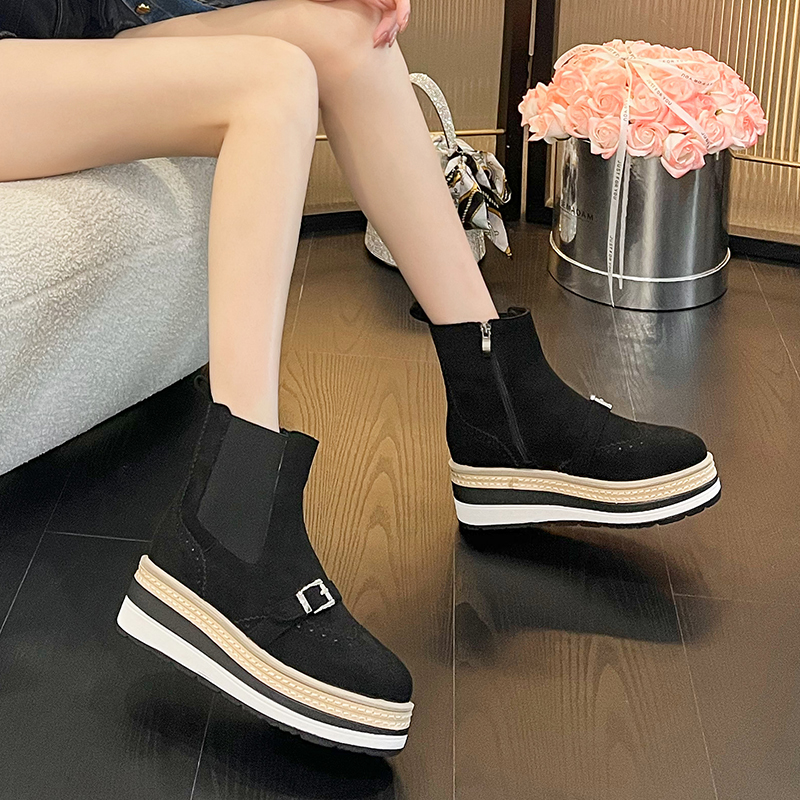 日系2024冬季新款布洛克绒面弹力坡跟高跟厚底松糕鞋短靴女瘦瘦靴