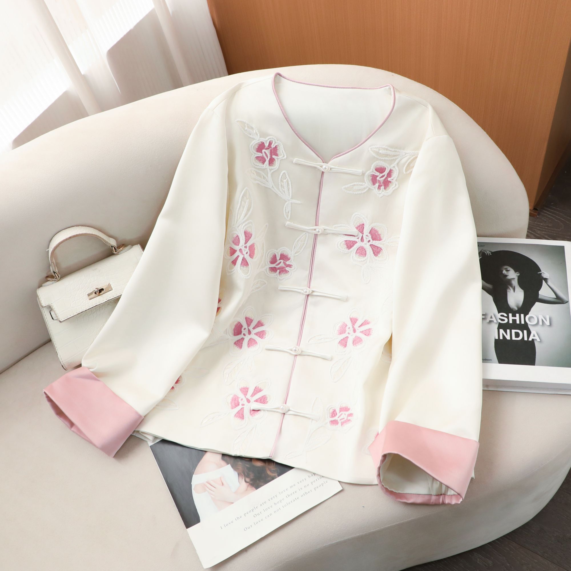 春桃 新中式时尚轻奢气质圆领刺绣长袖外套女百搭高级感