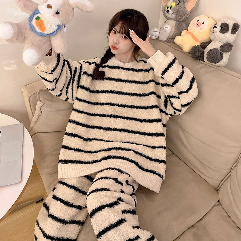 半边绒冬季家居服女款爆款2024年新款睡衣加绒加厚保暖珊瑚绒套装