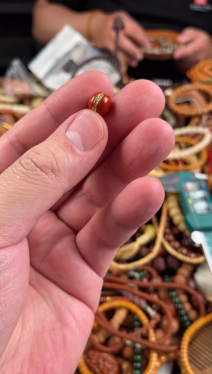 【闪购商品】石英质玉耳饰未镶嵌.9*1.0mm