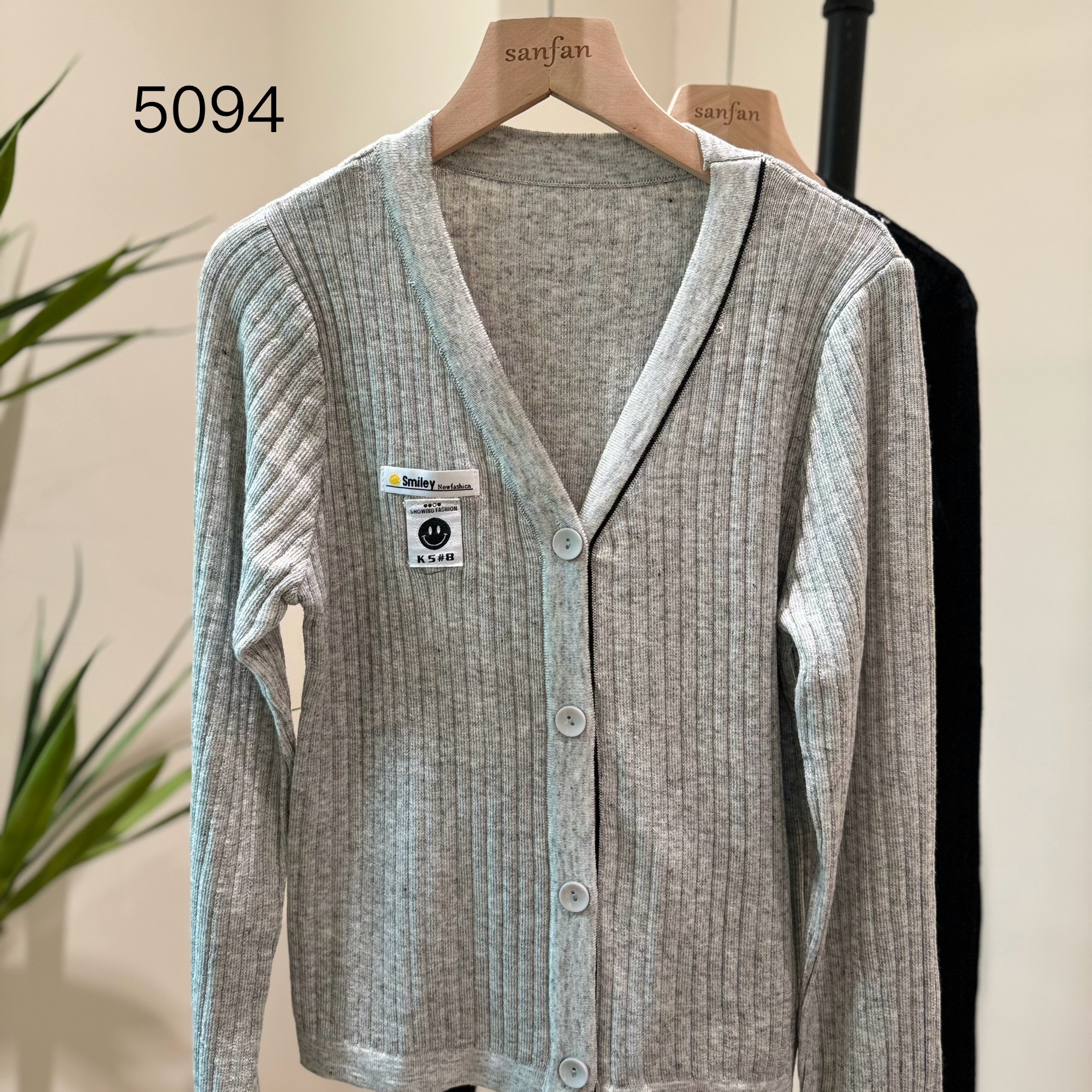 5094（部分无水洗唛，介意慎拍）SANFAN新款针织衫
