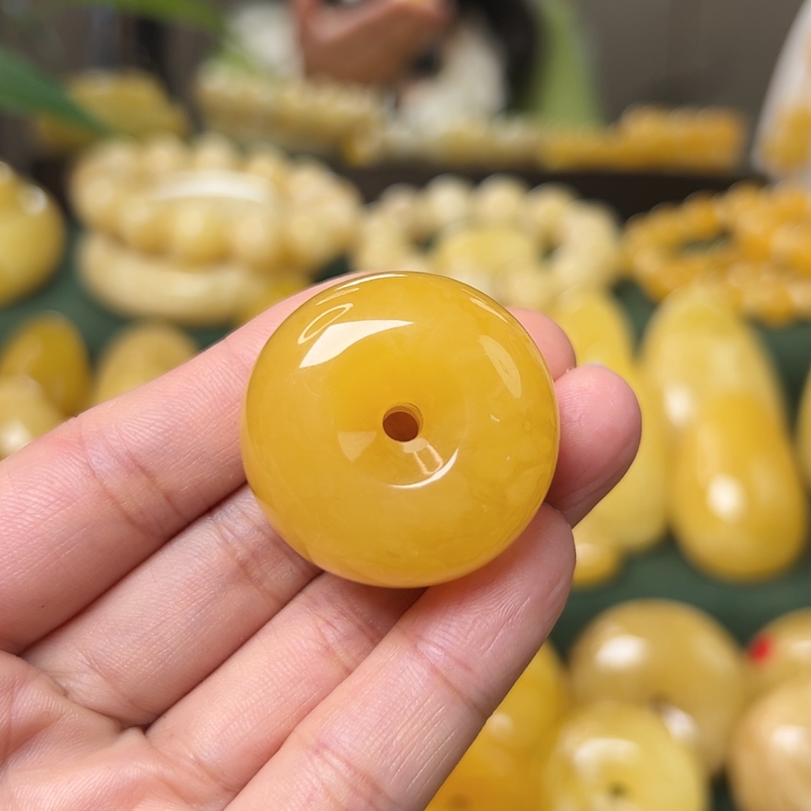 【闪购商品】琥珀颈饰未镶嵌