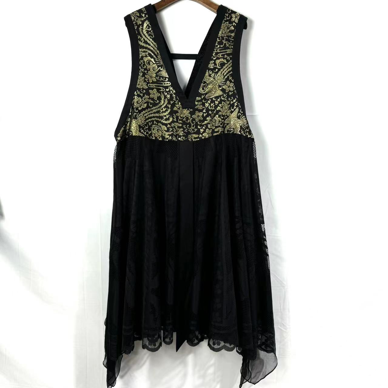 朱总服饰LQ0099新款拼撞连衣裙