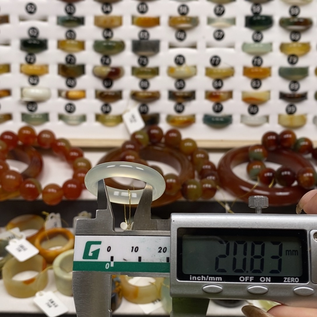 蛇纹石玉戒指未镶嵌