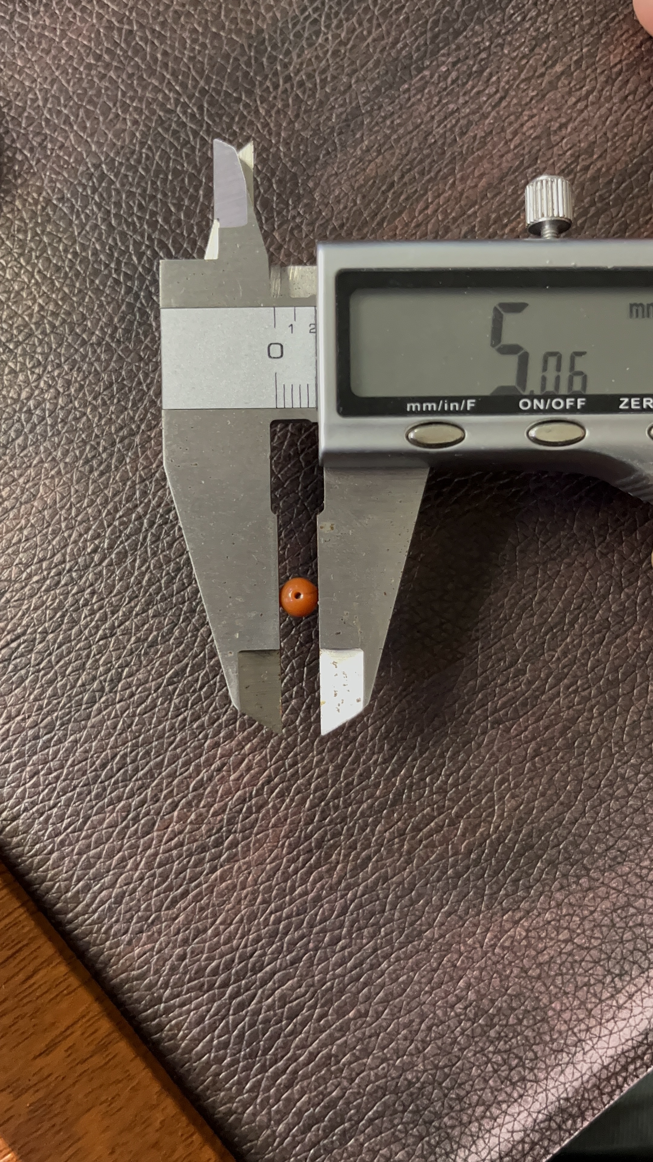 天然无优化无裂无瑕疵原矿南红川料瓦西南红专拍链接