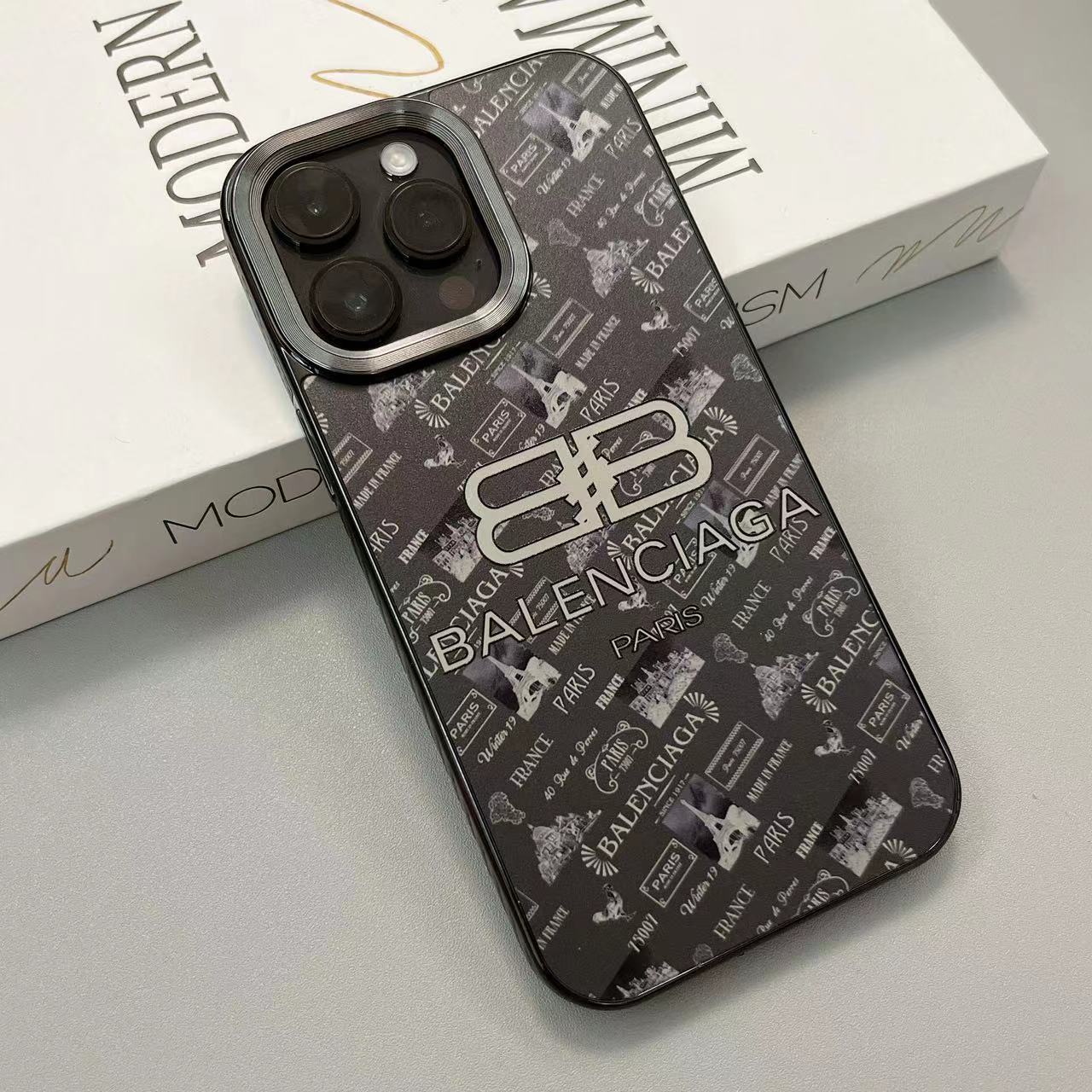 欧美潮牌巴黎磁吸适用iPhone15promax手机壳14苹果13情侣12新款11
