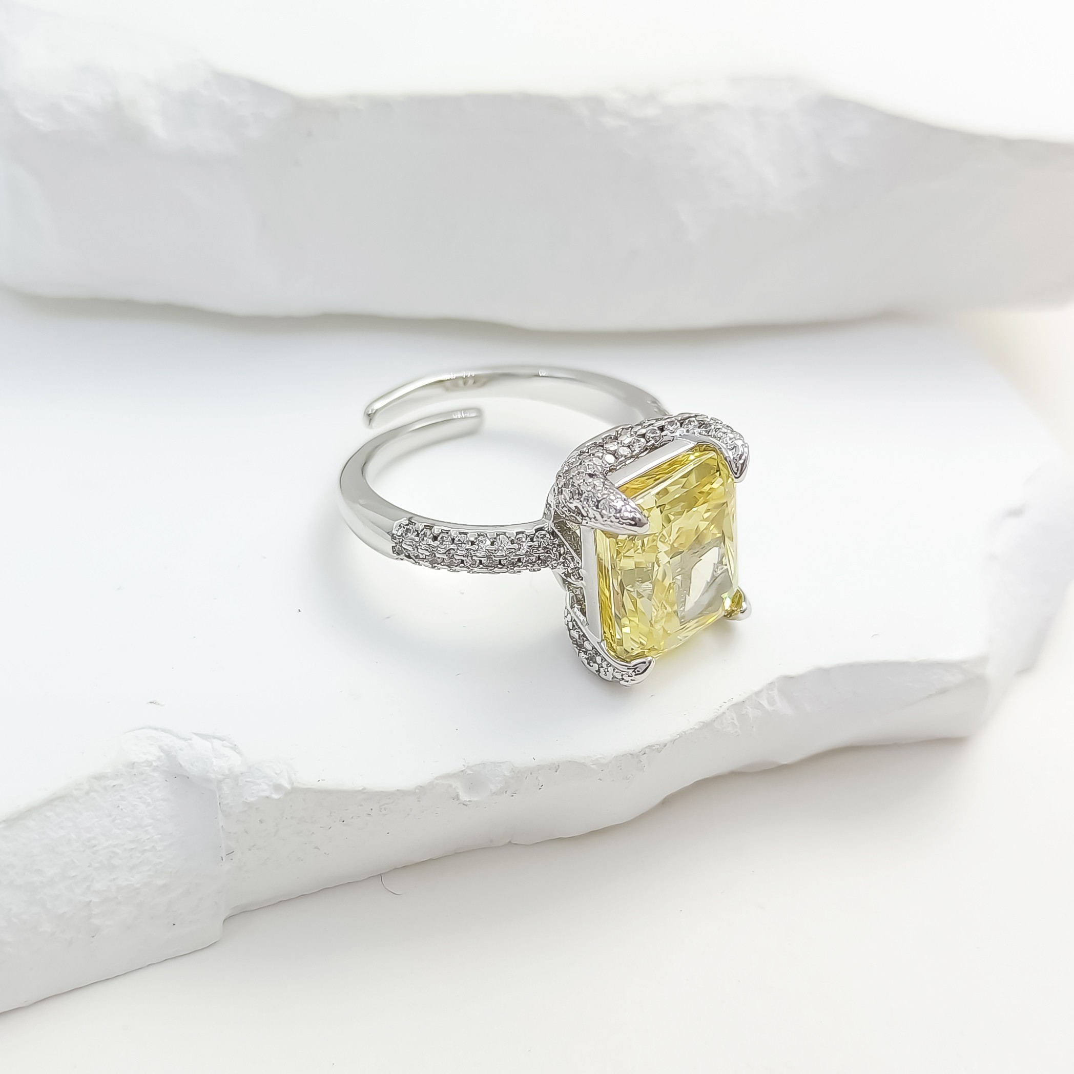 铜合金合成锆石戒指 FXLM-53638  戒指精致时尚气质简约百搭欧美