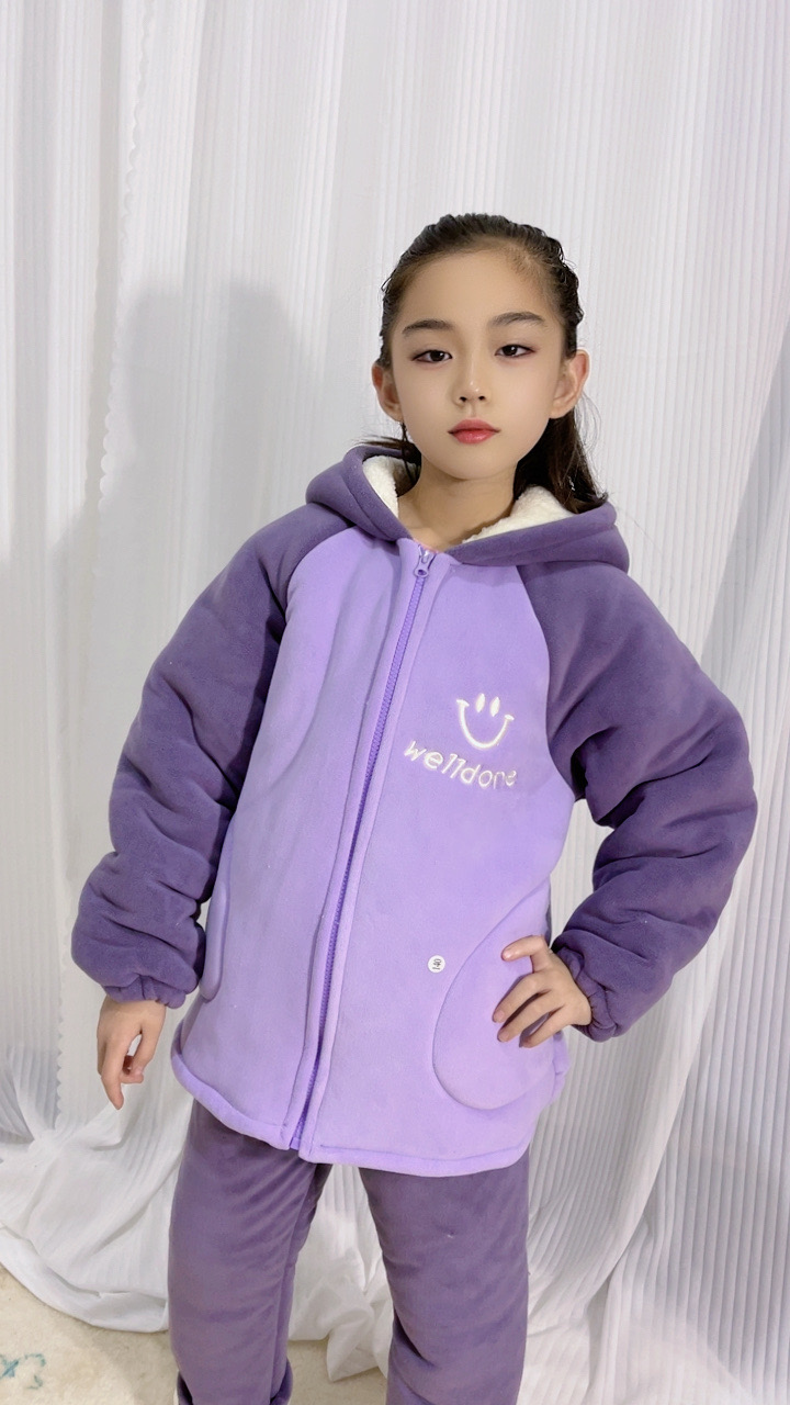 43女童拼接款连帽加绒加厚款家居服可外穿冬季保暖防寒