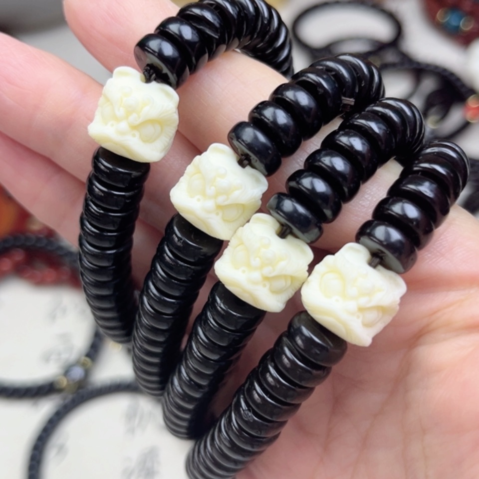 【闪购商品】椰蒂吊坠醒狮