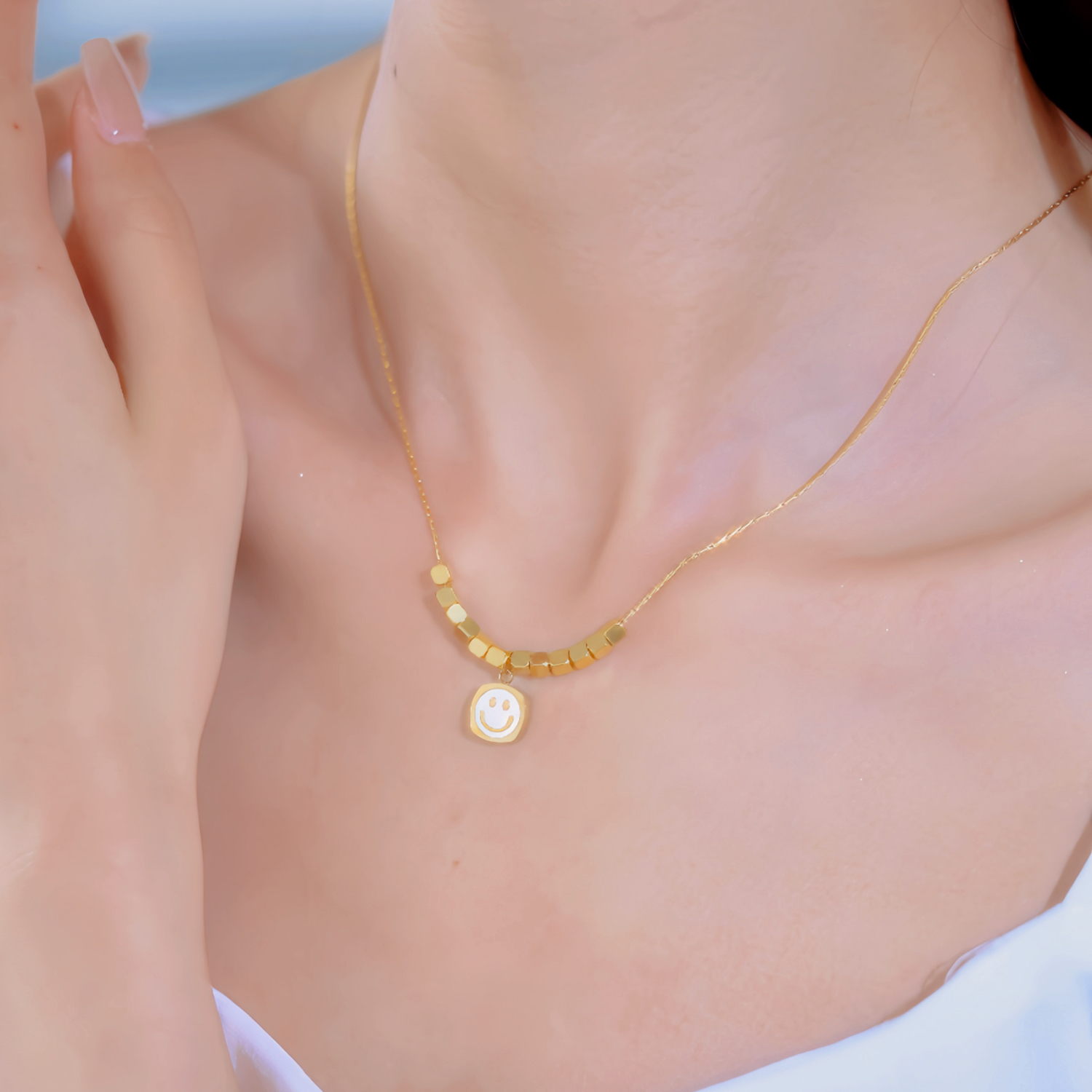 LINGSIV 钛钢项链 2025新款时尚设计小方块笑脸项链女气质锁骨链