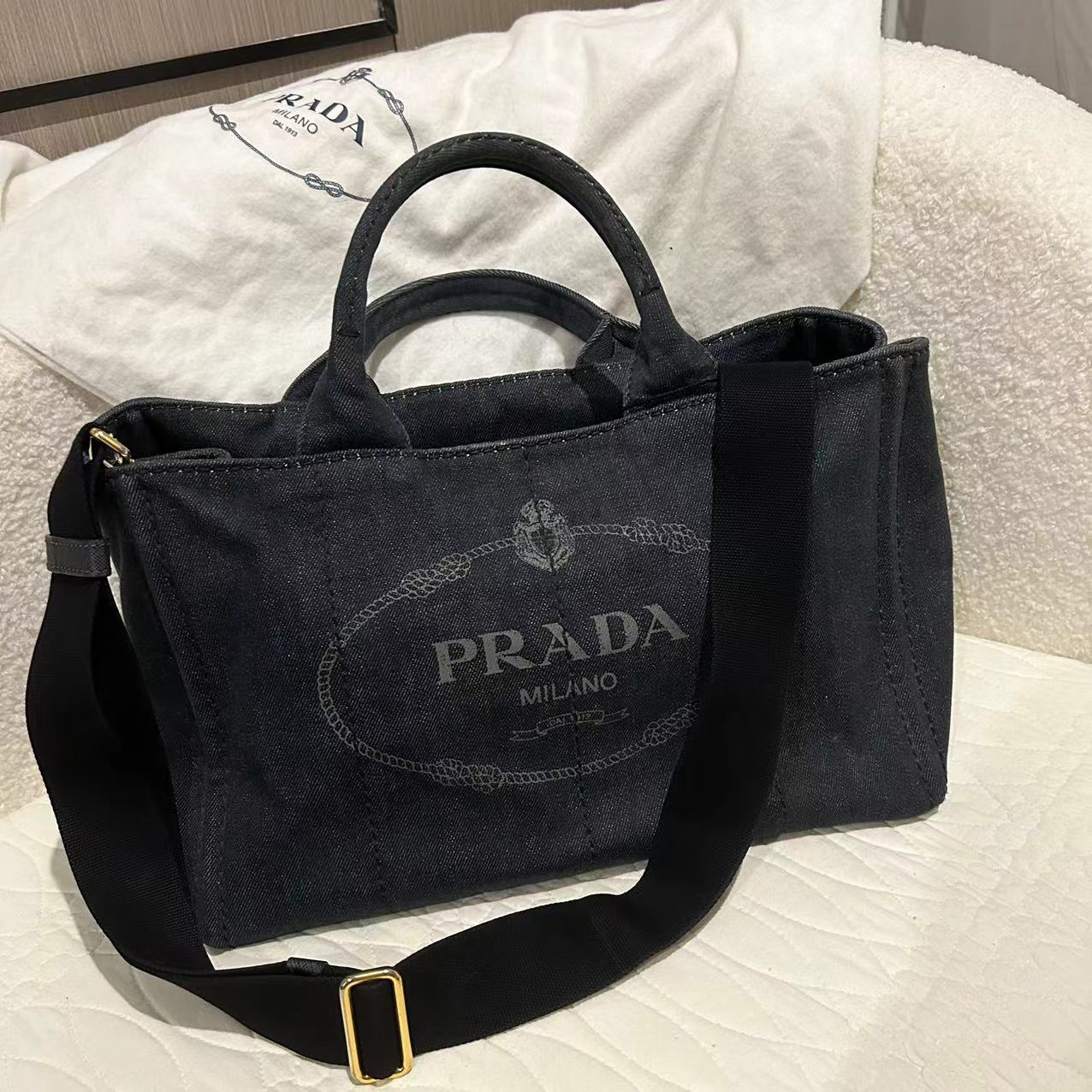 95新 Prada/普拉达 多多奢品/普拉达沙滩斜跨包/98新