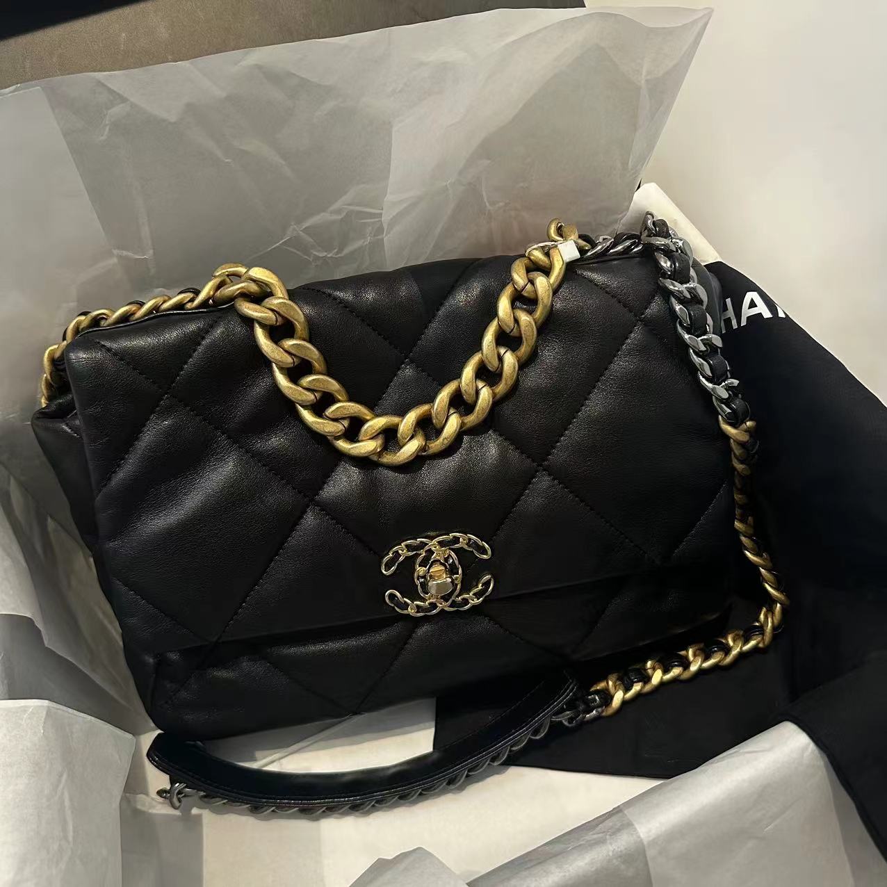 95新 Chanel/香奈儿 多多奢品/香奈儿芯片中号19bag包98新包展
