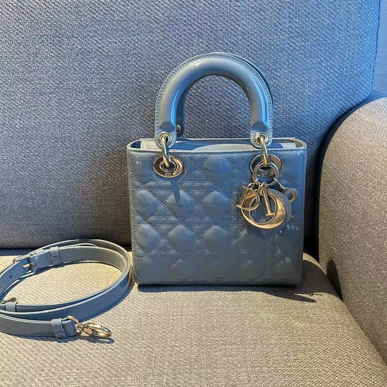 95新 DIOR/迪奥 多多奢品/迪奥雾霾蓝戴妃单肩斜跨包/98新包展