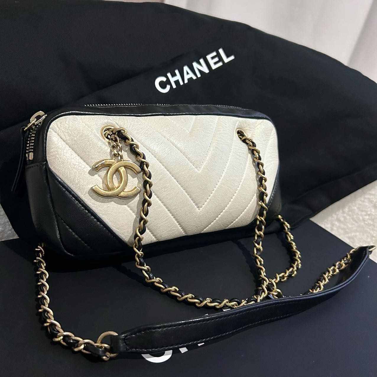 95新 Chanel/香奈儿 多多奢品/香奈儿拼色单肩斜挎包98新