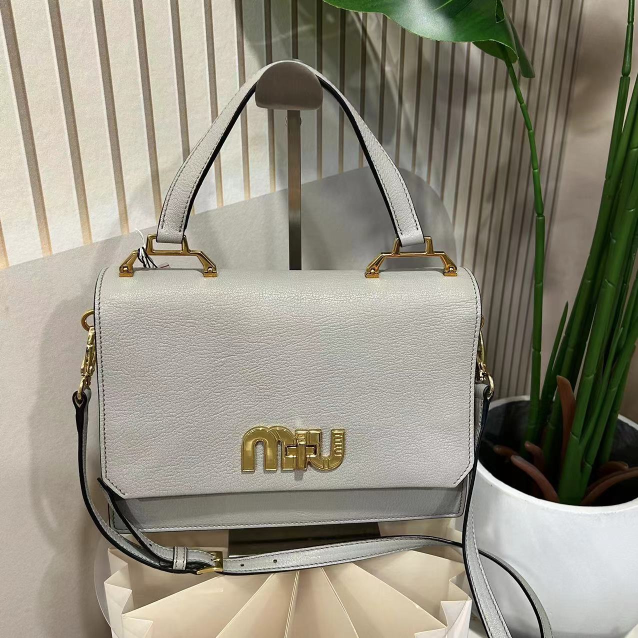 95新 MIU MIU/缪缪 多多奢品/缪缪单肩斜挎包/98新