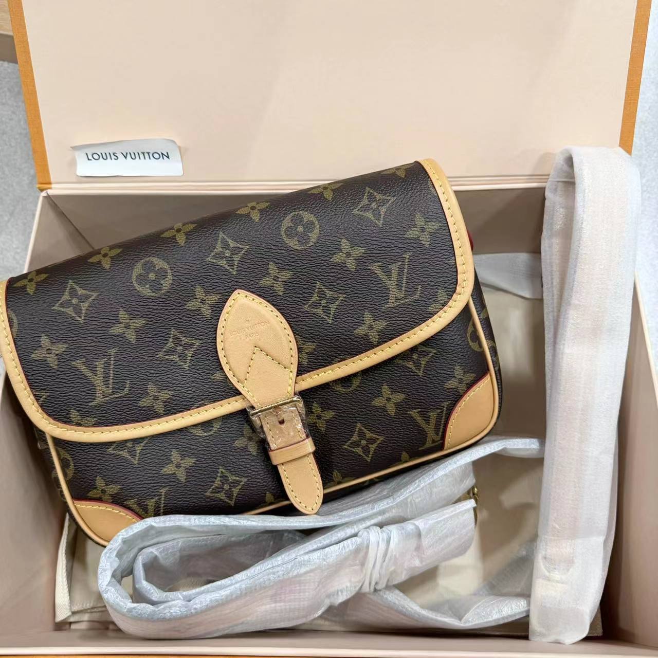 全新未使用 LouisVuitton/路易威登 多多奢品/LV法棍包/未使用