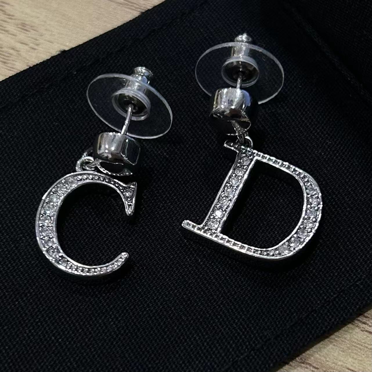 95新 DIOR/迪奥 多多奢品/迪奥CD耳钉/98新