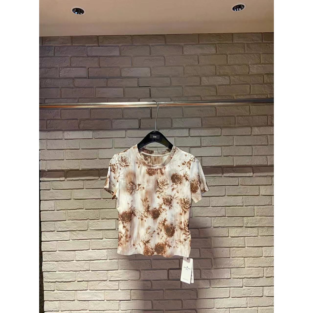 欧韩时尚复古港味玫瑰印花圆领套头网纱质感 T恤 211-75