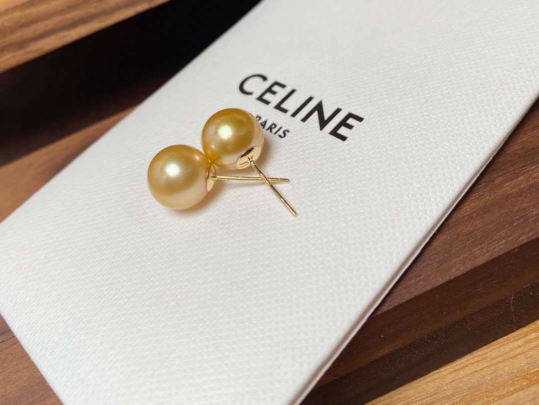 年底特惠‼️9-10mm海水珍珠南洋金珠耳钉气质耳饰（单对随机发）