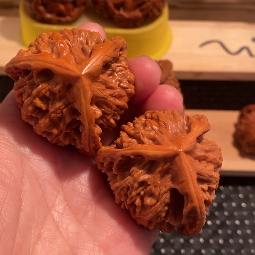 【闪购商品】核桃核雕初****陈