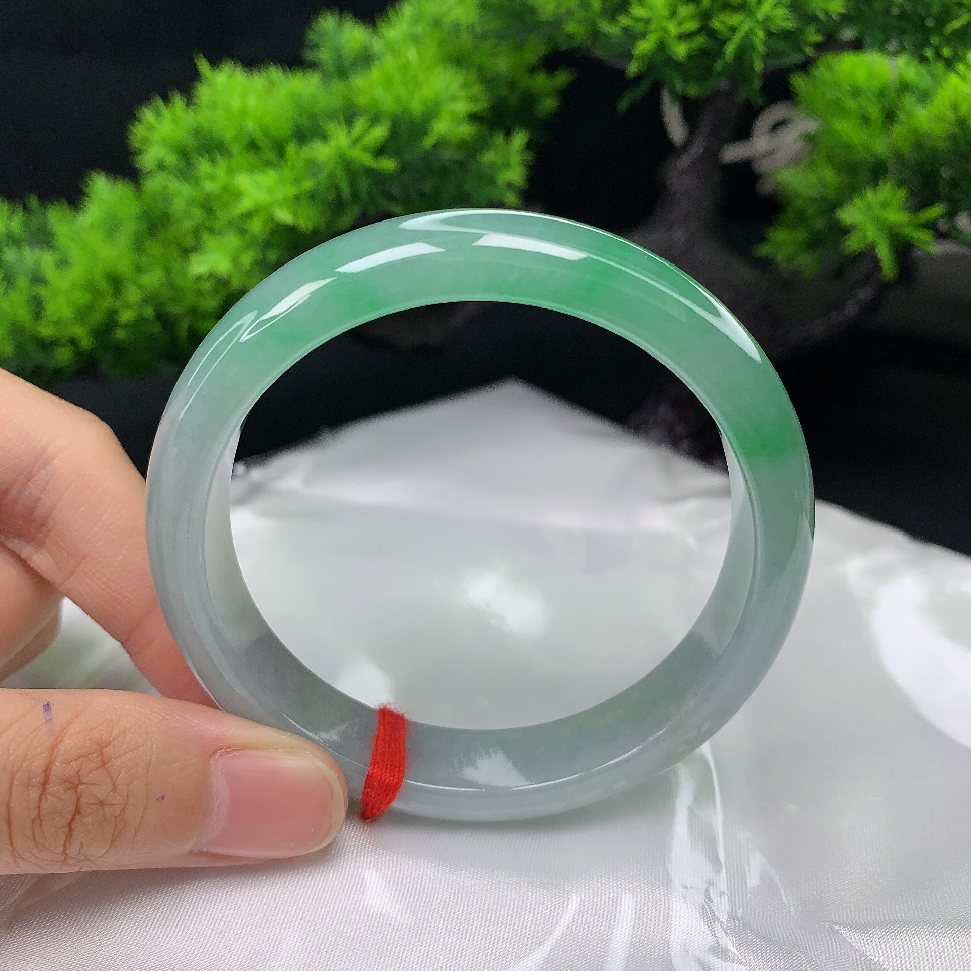 55圈口缅甸天然翡翠A货 老坑细糯种飘阳绿宽边翡翠手镯女款809057