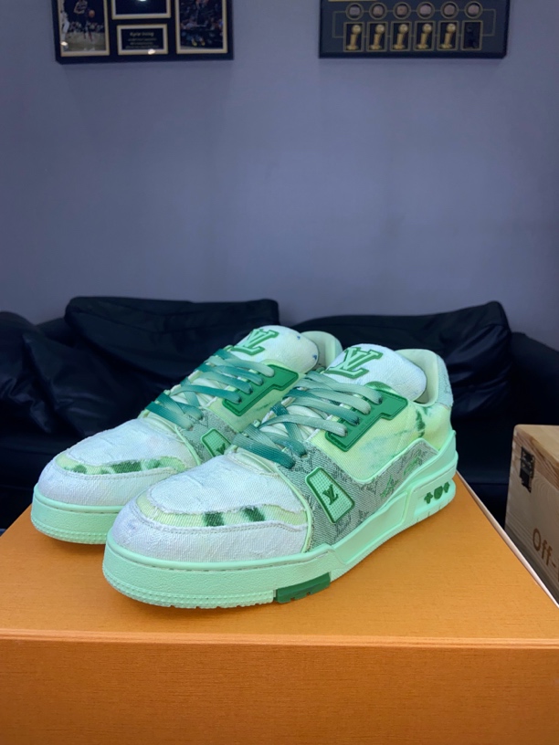 95新 LouisVuitton/路易威登 Trainer漂白丹宁布渐变绿42.5码原盒