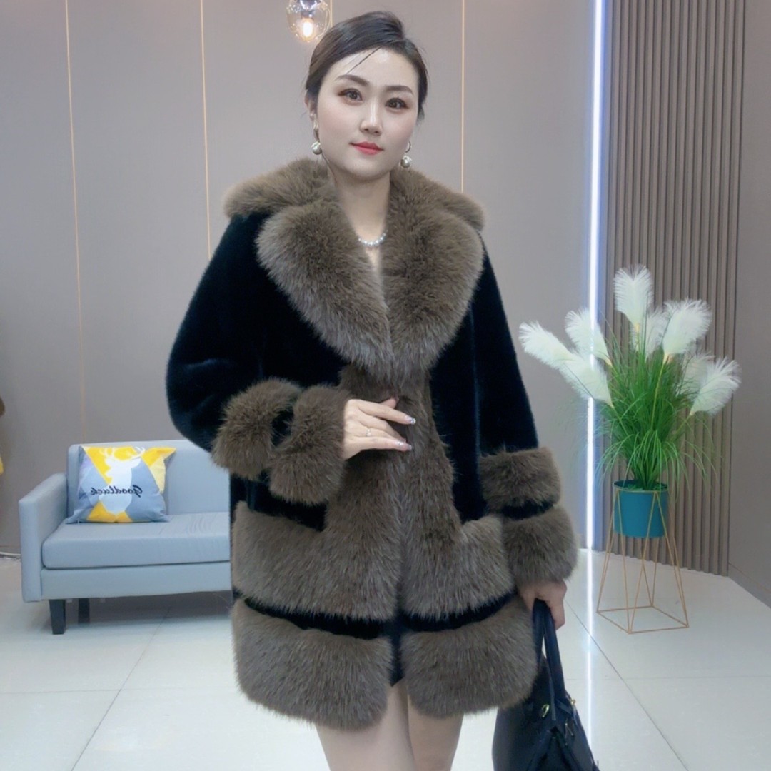 备【MZ严选】海宁网红冬季轻奢中长款女式时尚气质宽松女式外套9875