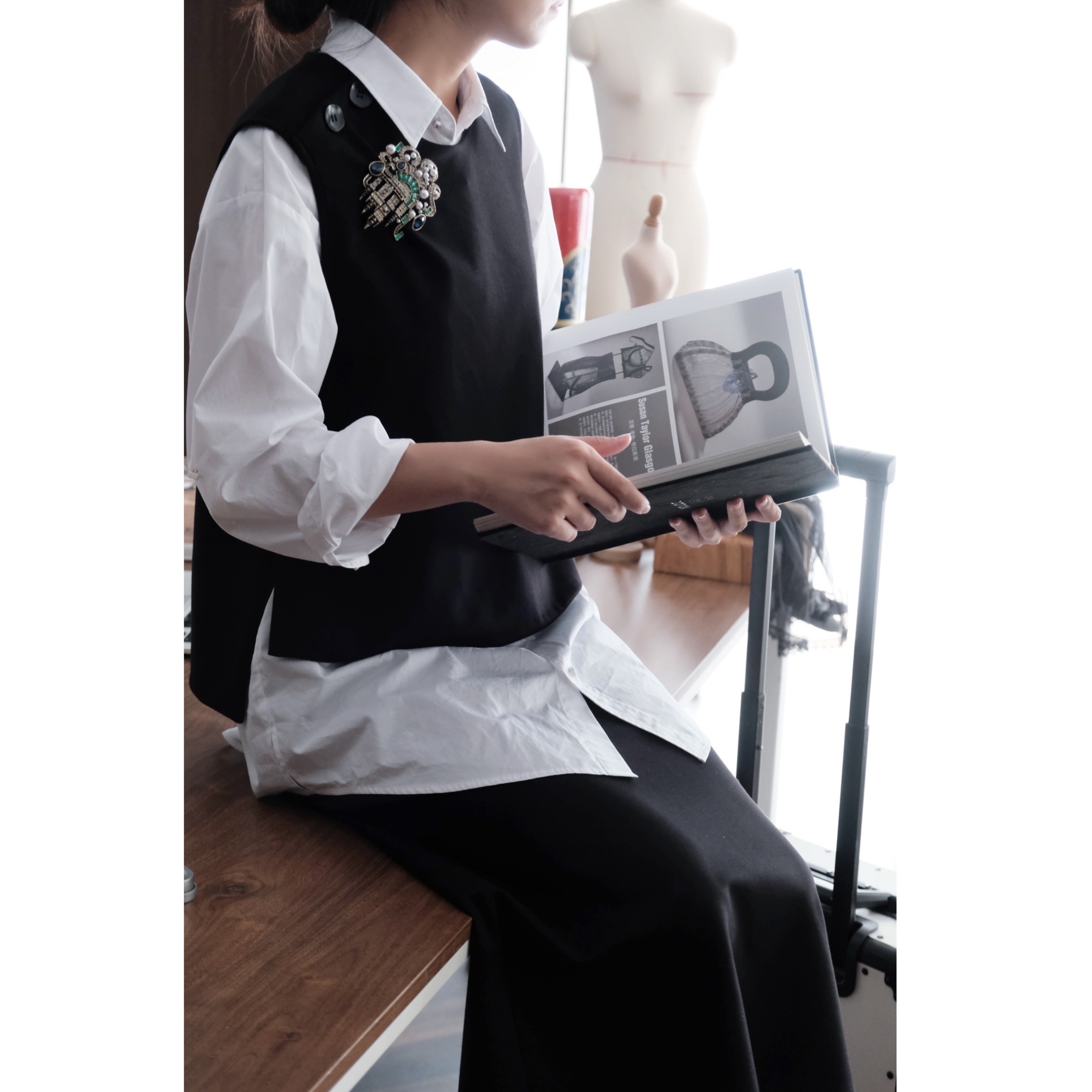 气质优雅百搭复古宽松日系设计师款马甲